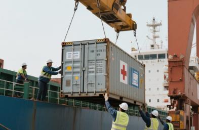 散貨船海運(yùn)拼箱助力醫(yī)療用品高效出海